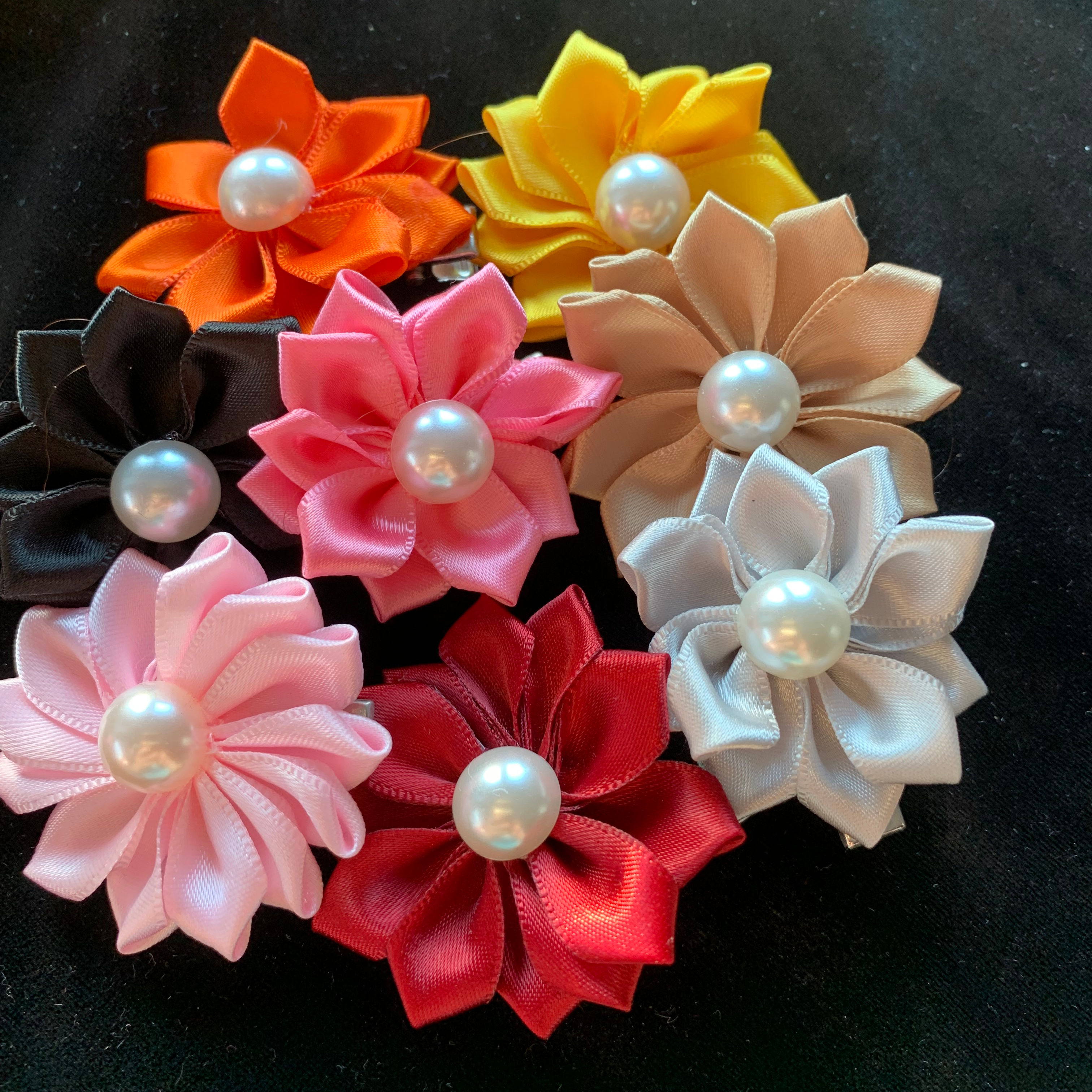 SPOT FLOWER CLIP