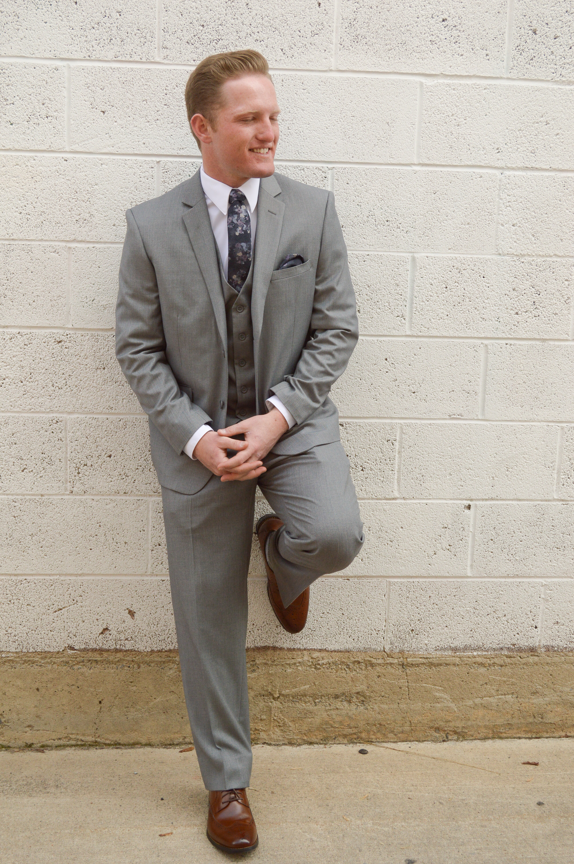 Men's Gray Slim Suit