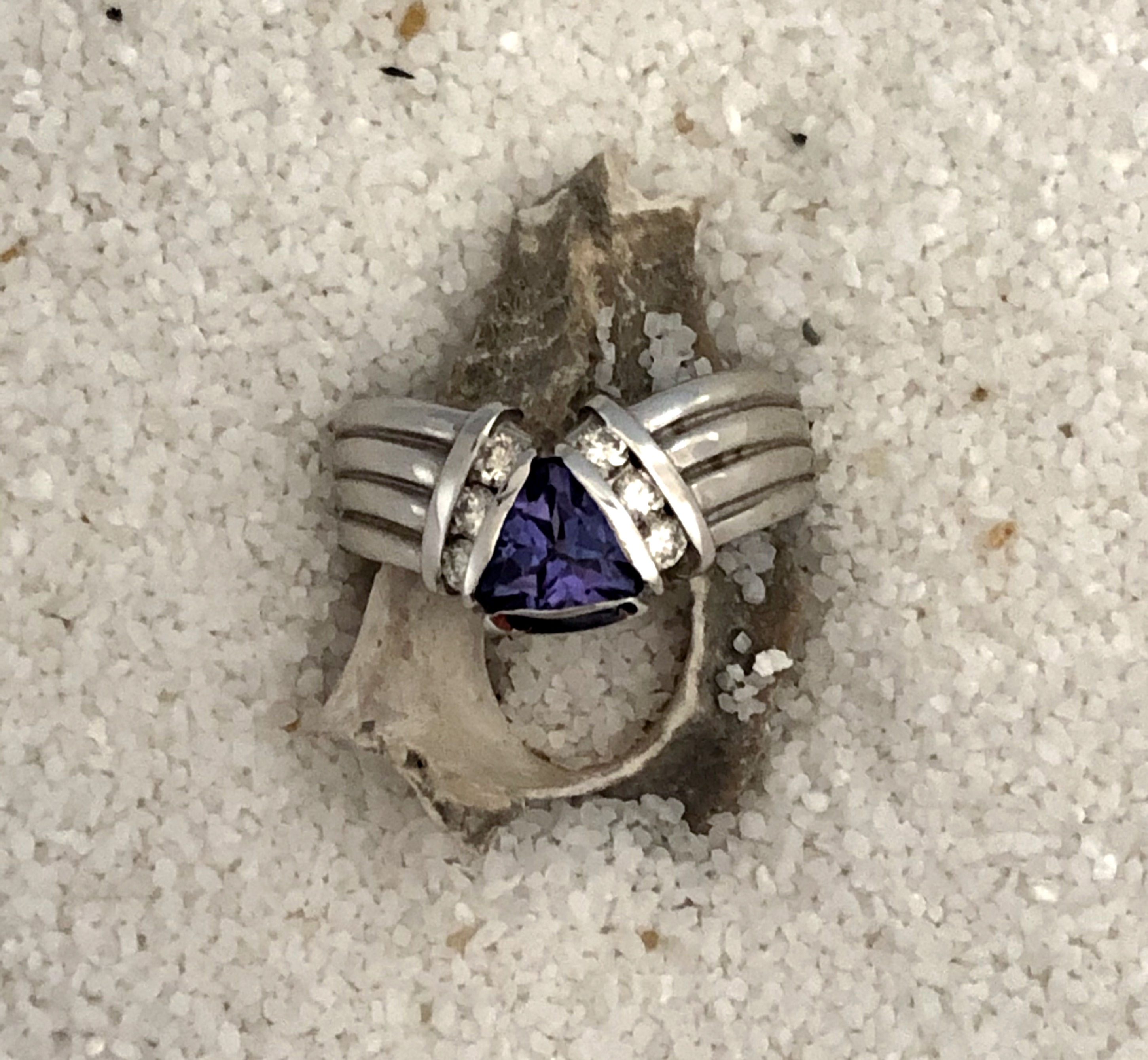 Tanzanite & Diamond Ring