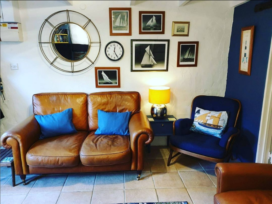 May Cottage Lounge