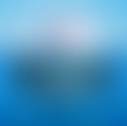 Eisberg im blauen Wasser, nur die Spitze ragt sichtbar heraus. Aufschrift: „Wer die Basis stärkt, gibt der Spitze Halt.“ – Visualisierung für stabile Entscheidungs- und Gremienarbeit mit AgiliCision.