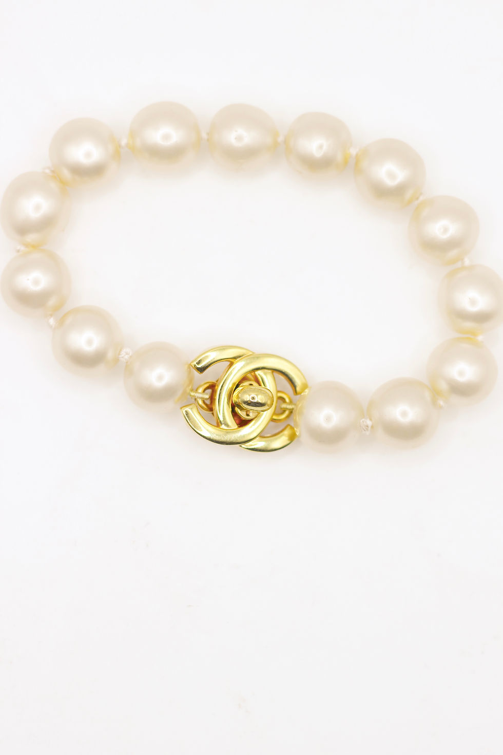 Thumbnail: Chanel 1996 Pearl Bracelet