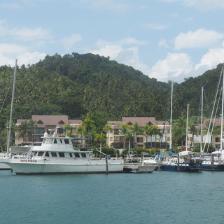 Die WoC im sicheren Hafen Puerto Bahia bei Samana.