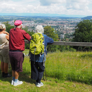 Vor dem Abstieg vom Gurten genossen wir die Aussicht auf Bern.