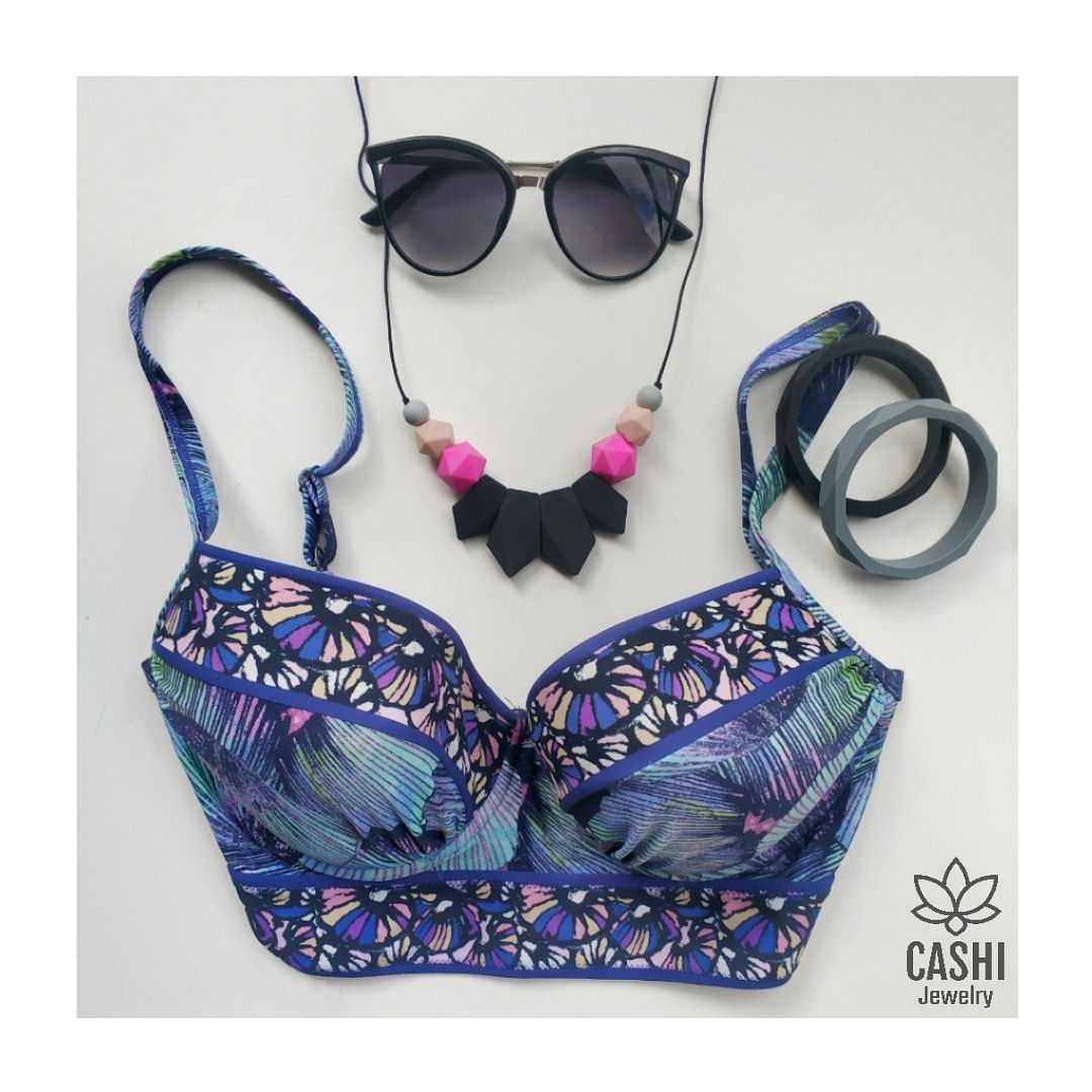 אורבן בשחור ורוד