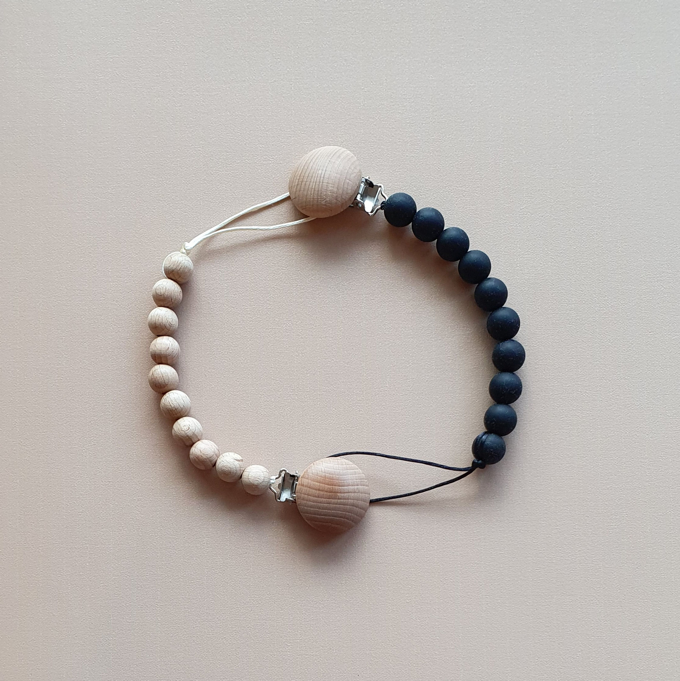 מחזיק מוצץ נשכן -בוהו שחור