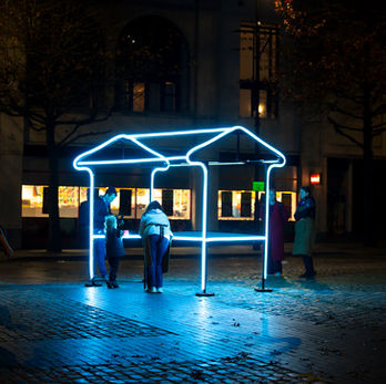 Illuminated Market Stand