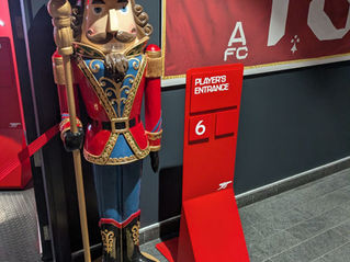 Fabricating 28 Bespoke Wayfinding Signs for the Arsenal Emirates Stadium Tour ⚽