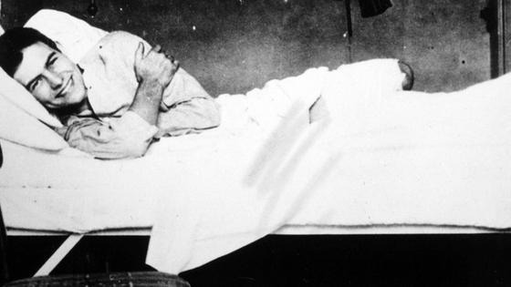 Hemingway no Hospital de Cruz Vermelha Americana em Milão.