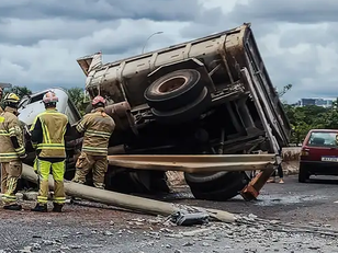 Caminhoneiros lideram mortes por acidentes de trabalho no Brasil