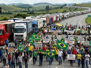 Comissão aprova projeto que dá anistia a caminhoneiros multados em protestos de 2022