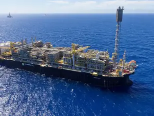 Petrobras bate recorde de produção e amplia exportações em 2025