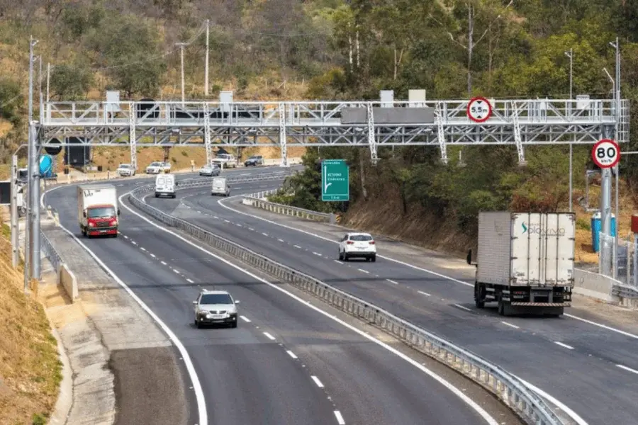 Governo suspende 3,4 milhões de multas em pedágio “free flow”