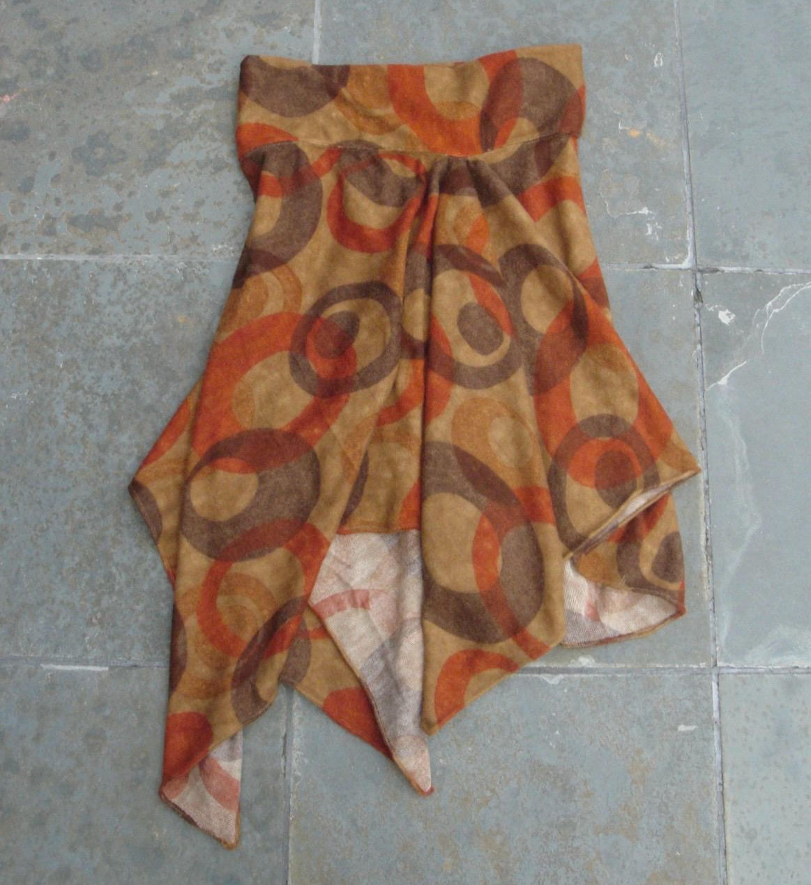 Cinza Skirt in circles