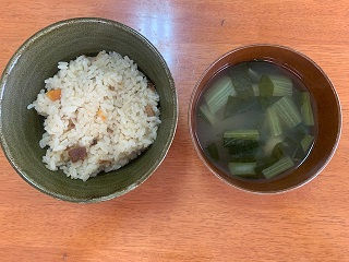 混ぜご飯とみそ汁