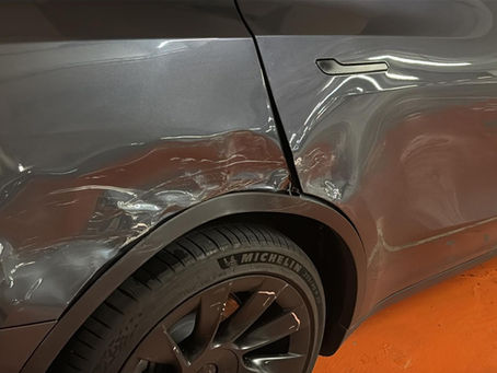 當你發生交通意外,車身撞凹左你會點做?