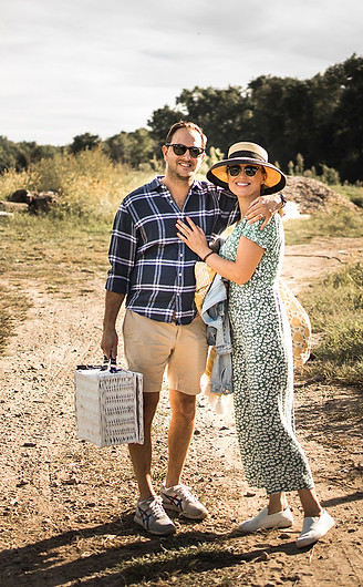 farm date_couple visiting farm animal rescue and retreat