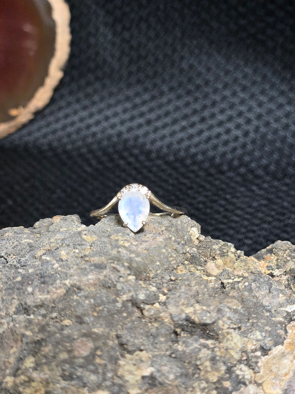 Size 7 Rainbow Moonstone & Sterling Silver