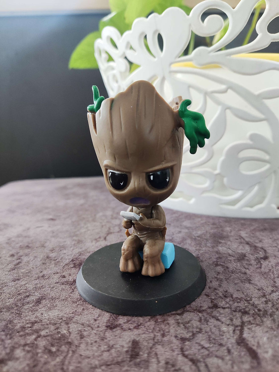 Thumbnail: Groot action figure small size