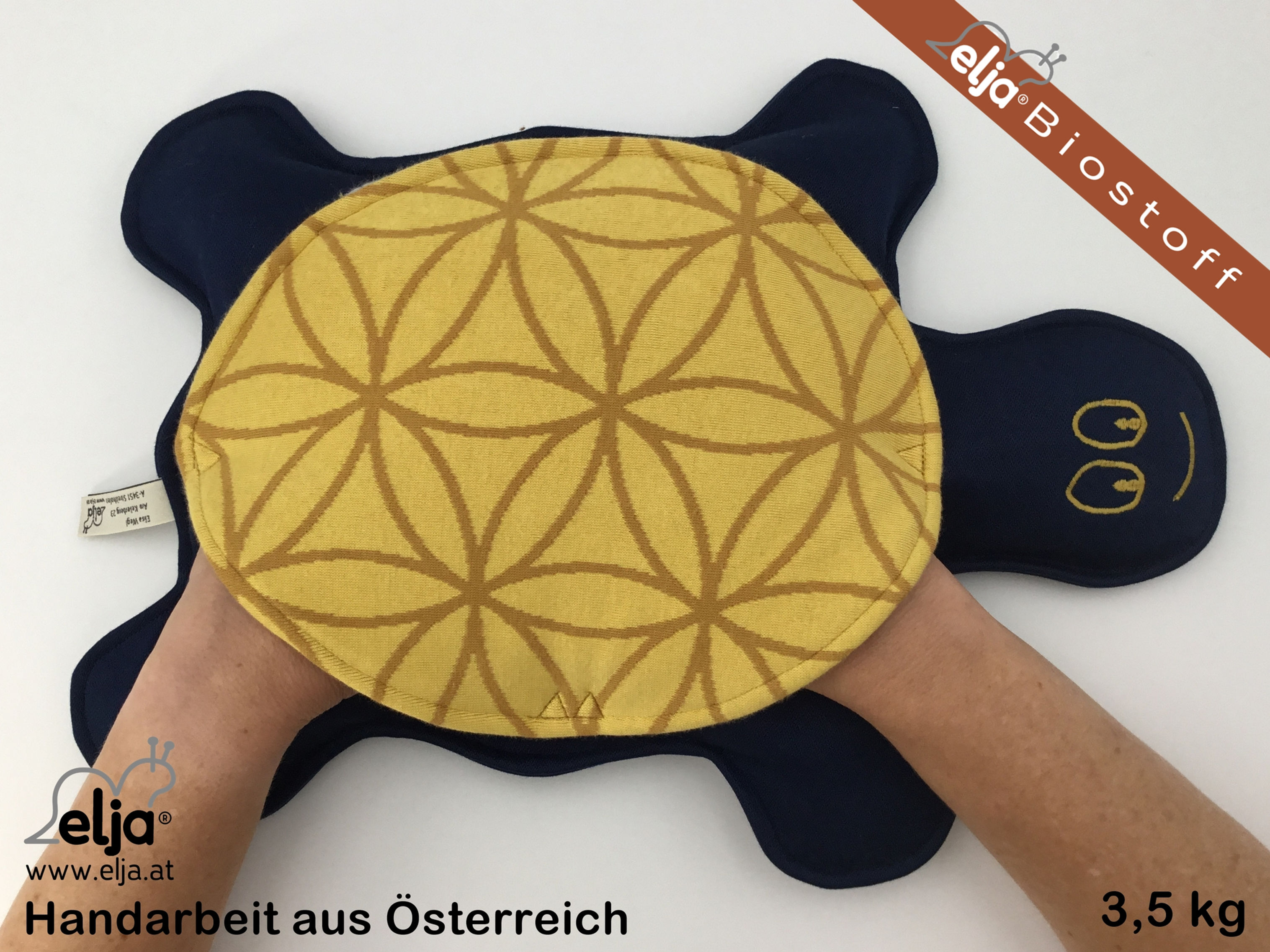 elja gewichtstier ÖKO Schildkröte Liora Hände im Panzer