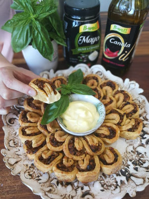 Filled Cheese Biscuit Wreath