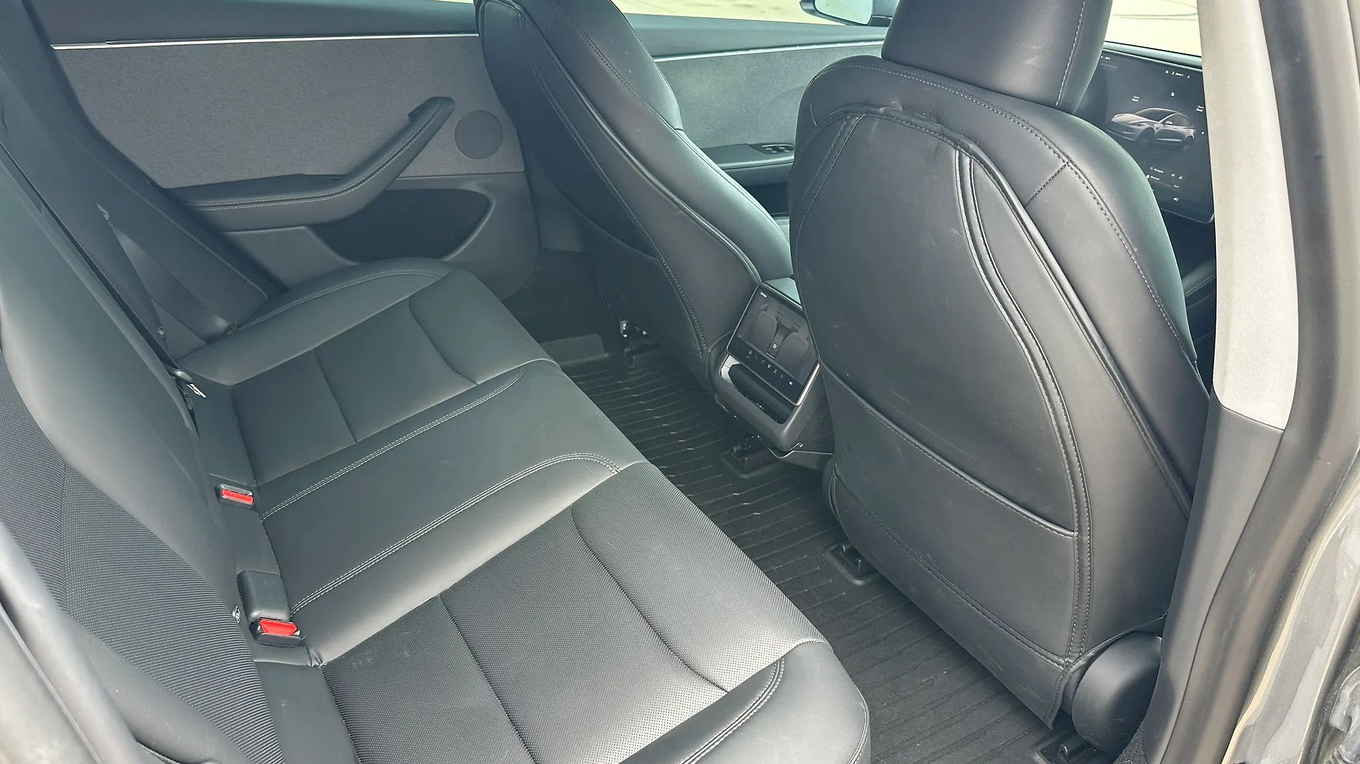 2024 Tesla Model 3 Long Range - Photo 9