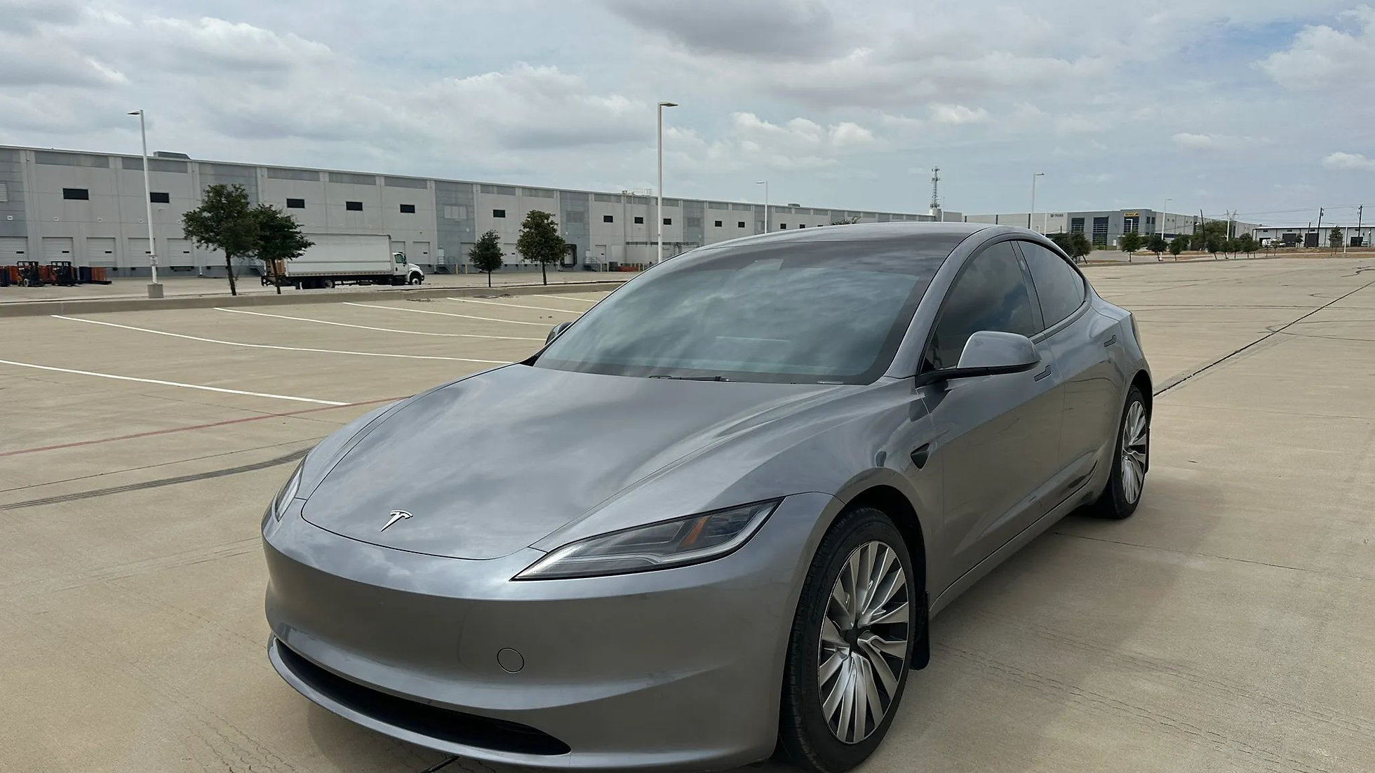 2024 Tesla Model 3 Long Range - Photo 2