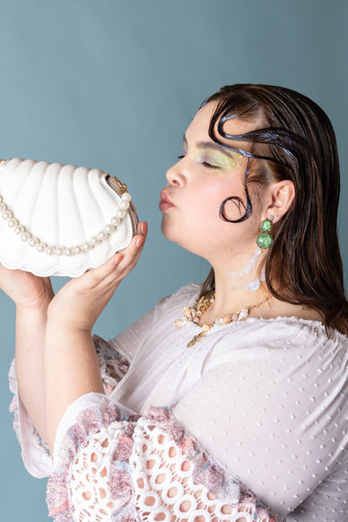 Photoshoot for a graduation project for a make-up artist: Leo Blekkink. Styling job by Loes Kuper.