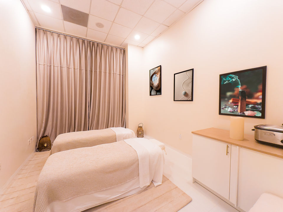 private couple massage room