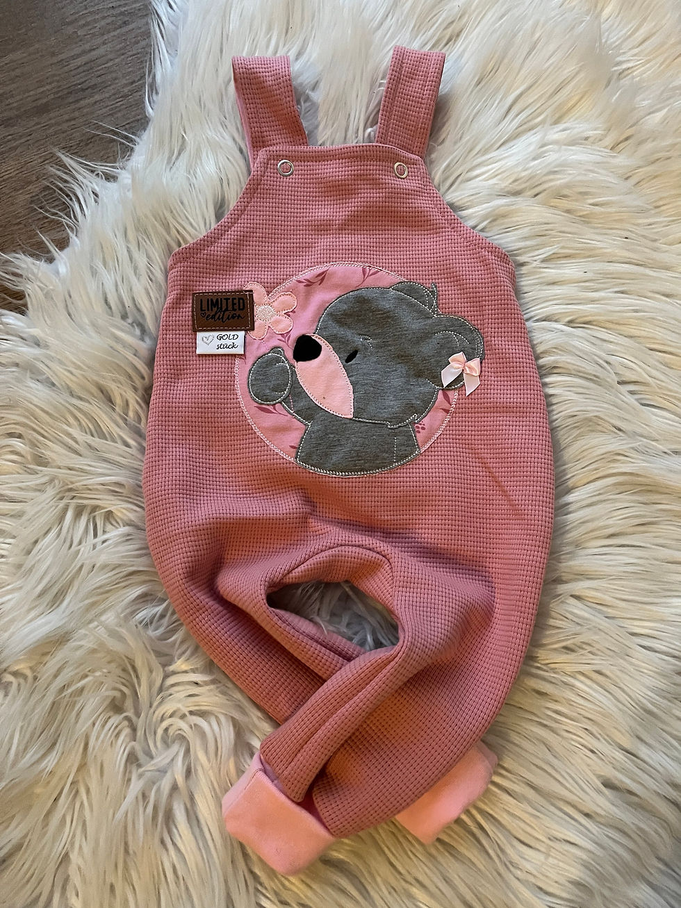 Wunschanfertigung Latzhose/Strampler Waffeljersey Rosa