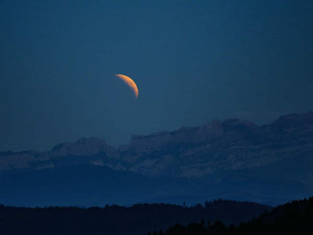 The Emotional Meaning Of The April 2021 New Moon Is So Passionate