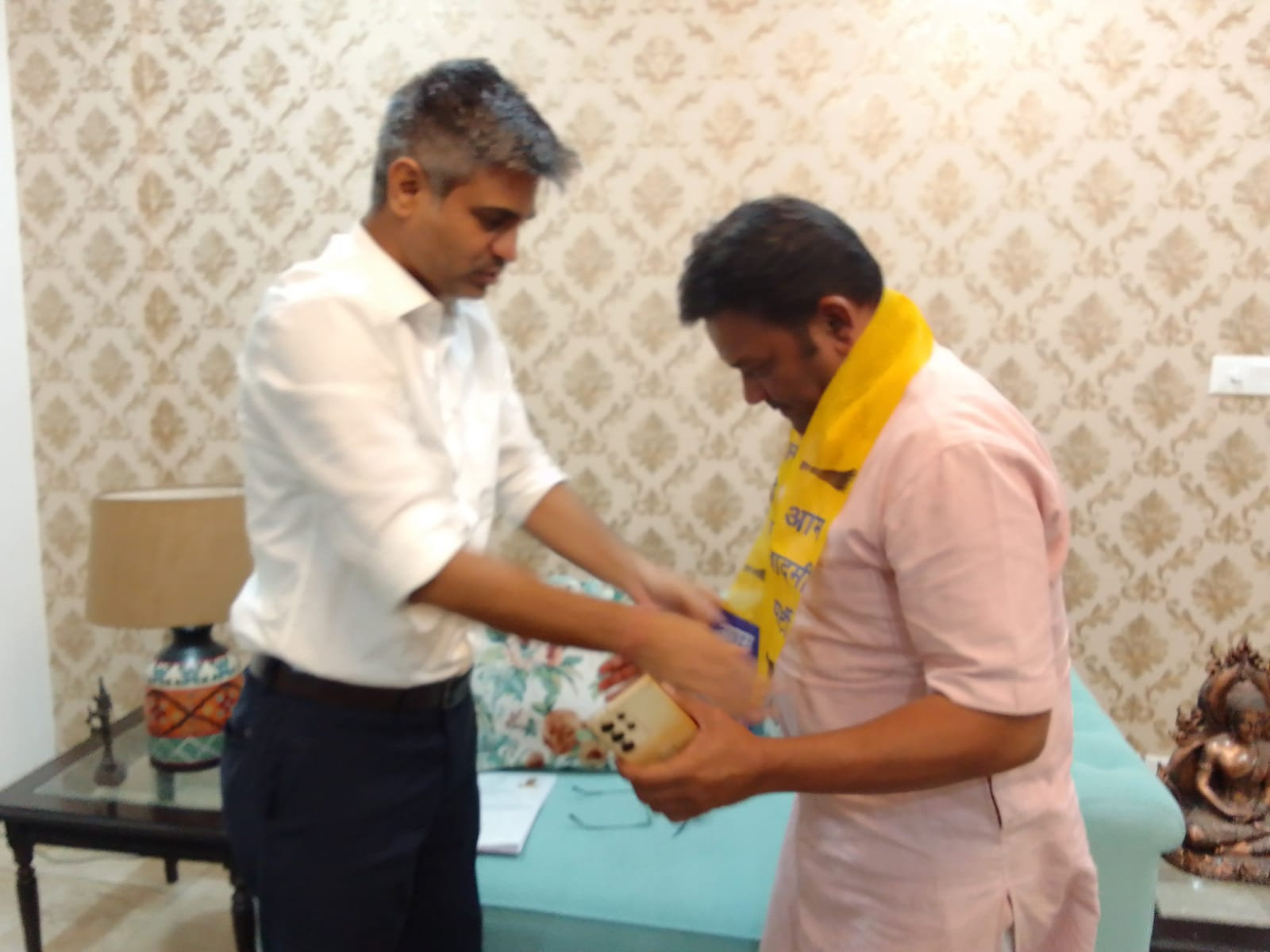 विवेक यादव ने थामा आम आदमी पार्टी का दामन