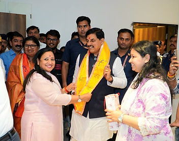 Ujjain News : मुख्‍यमंत्री डॉ. मोहन यादव के प्रयासों से स्‍वदेश लौटे जैन परिवार ने जताया आभार