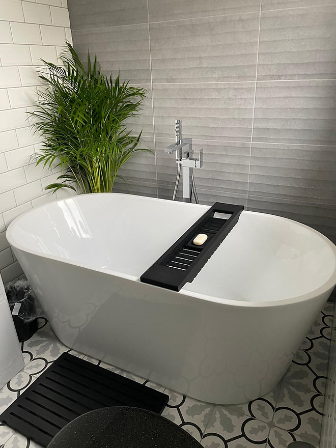 Free standing bath