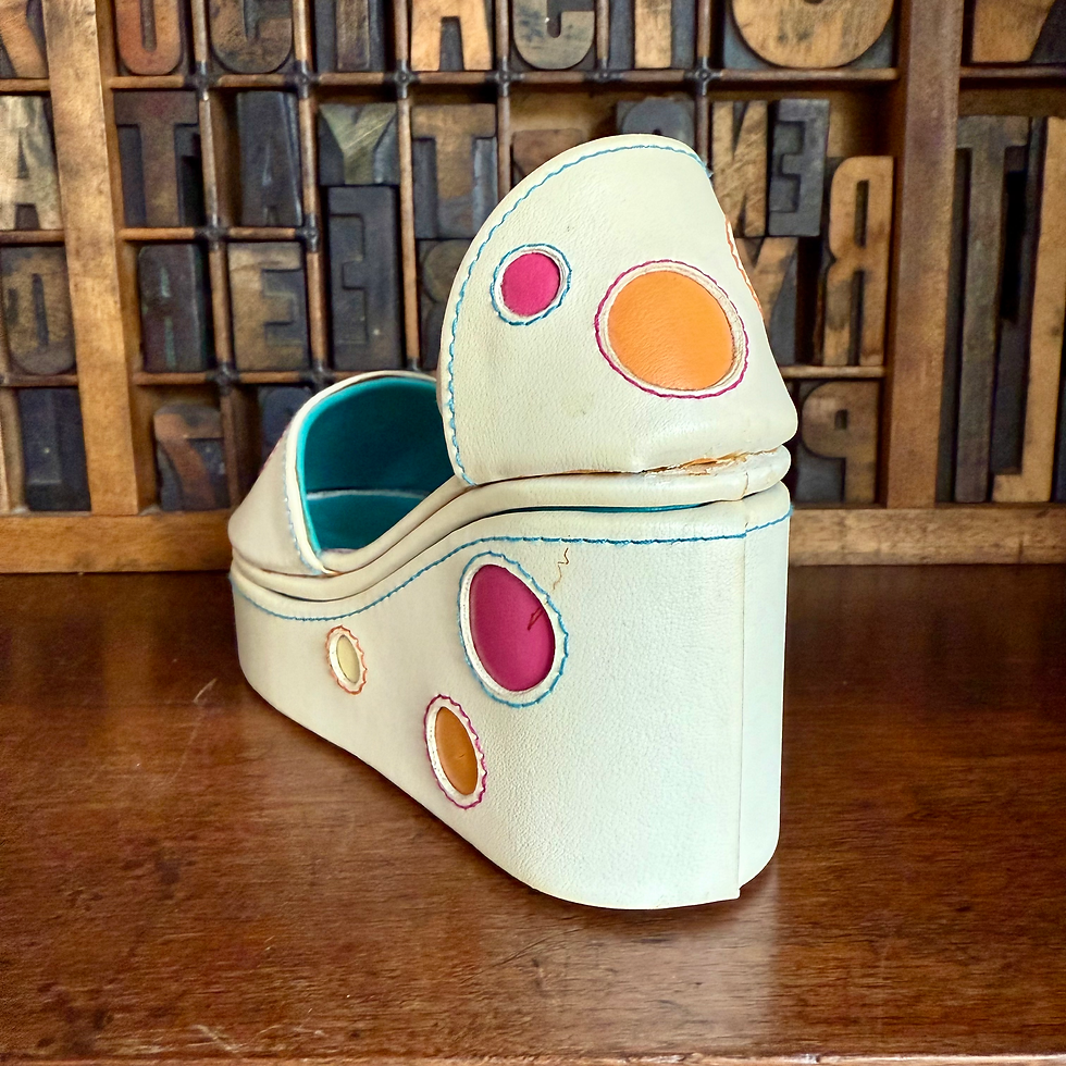 Thumbnail: Platform shoe shaped jewellery box