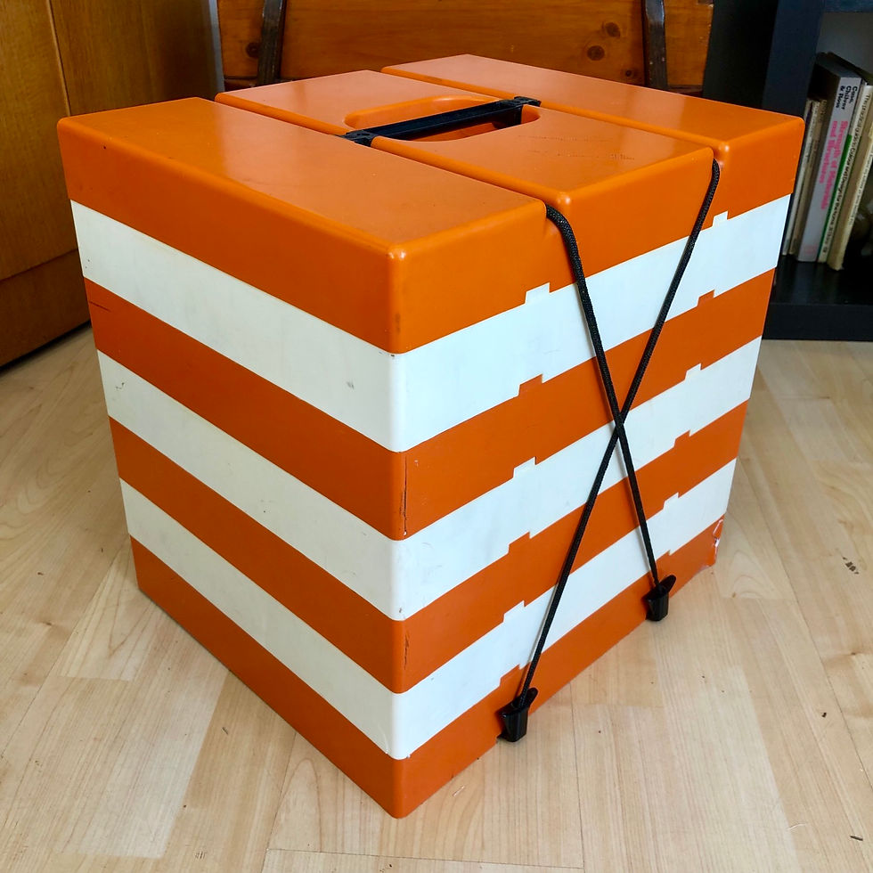 MIDCENTURY VINTAGE LARGE PICNIC SET