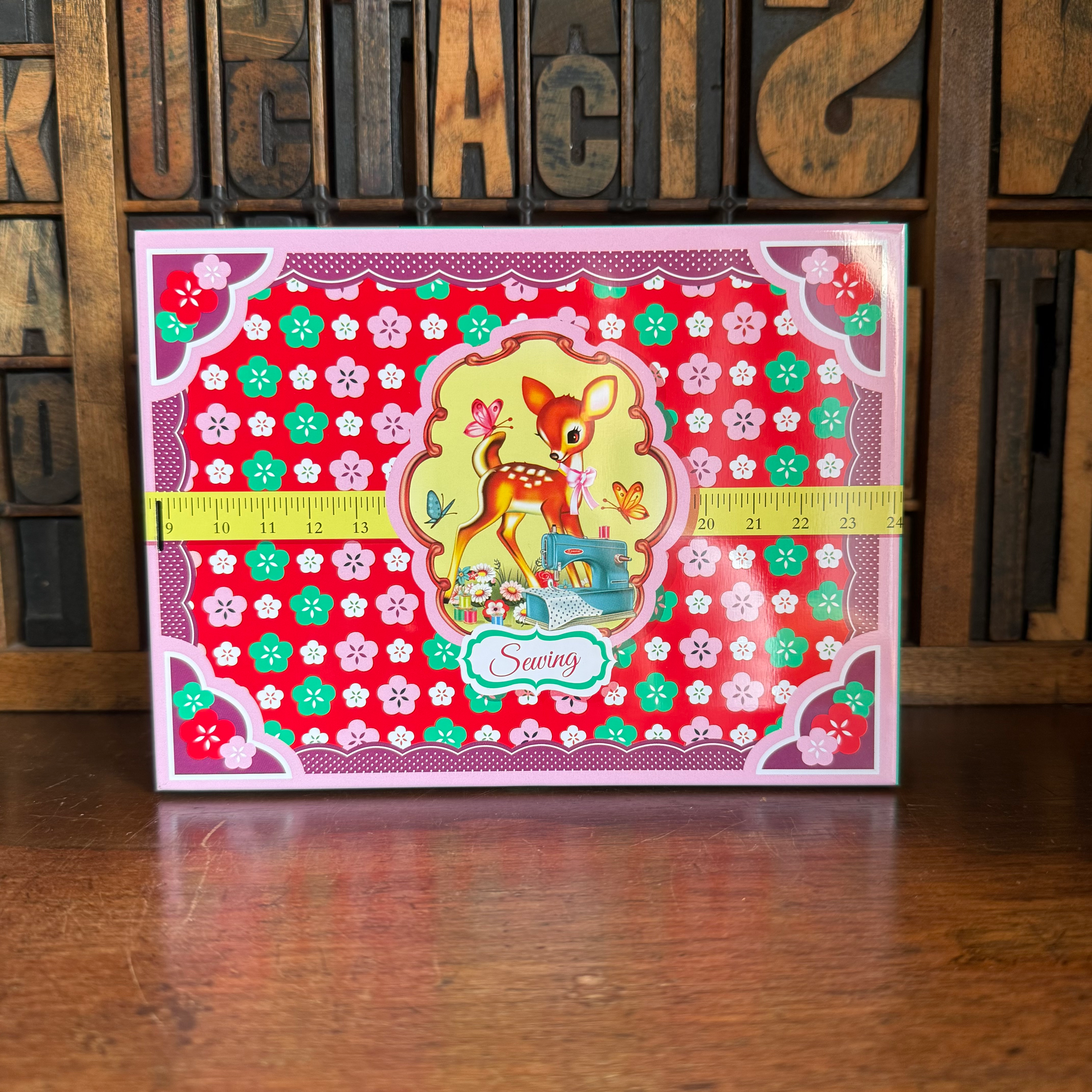 Fiona Hewitt Wu & Wu kitsch vintage style sewing tin, empty