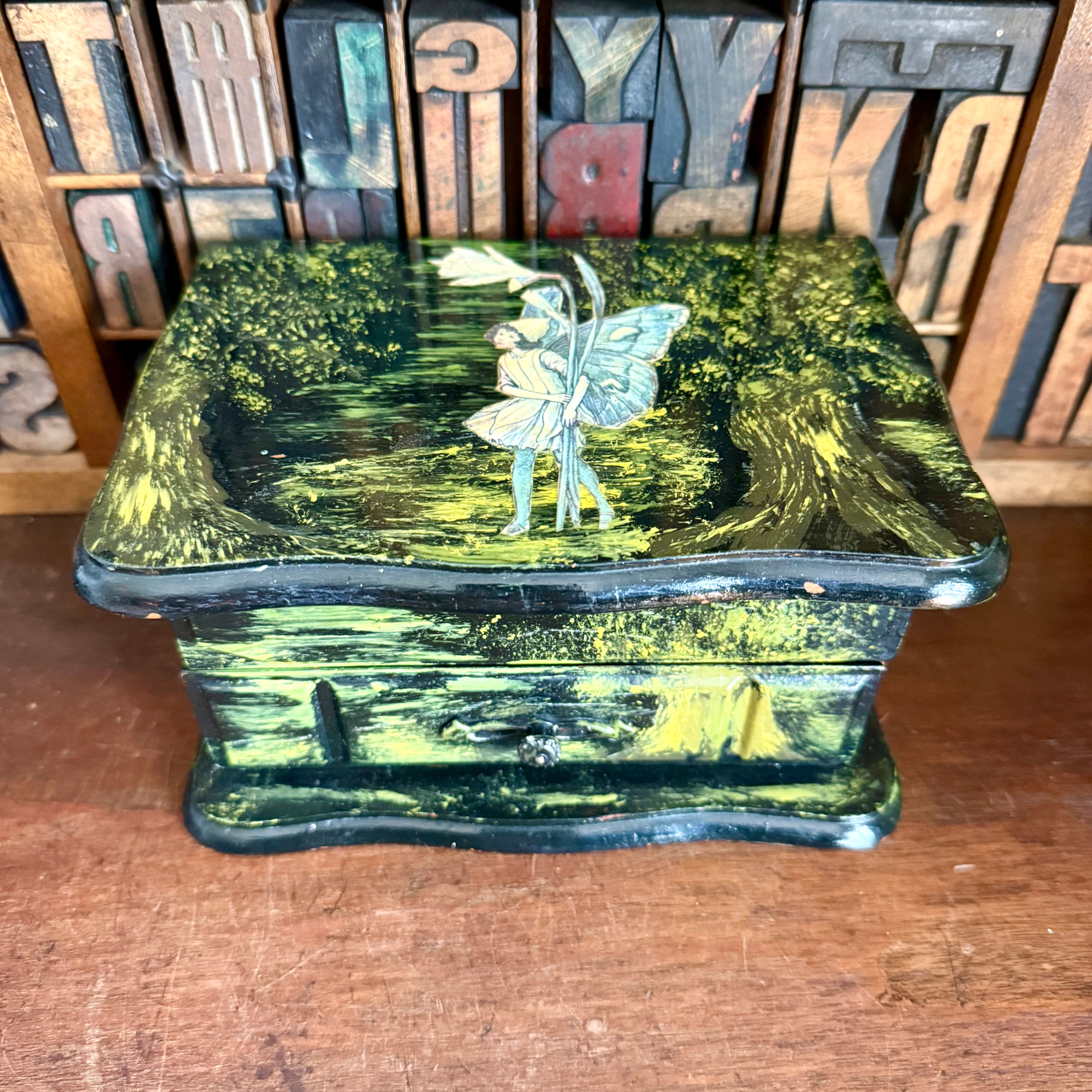 Vintage decoupage jewellery box