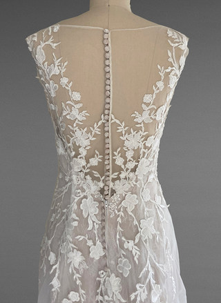 Lana Back Detail