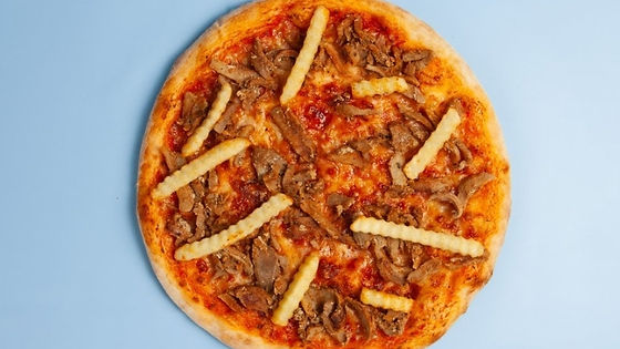 Stor Kebabpizza med pommes frites