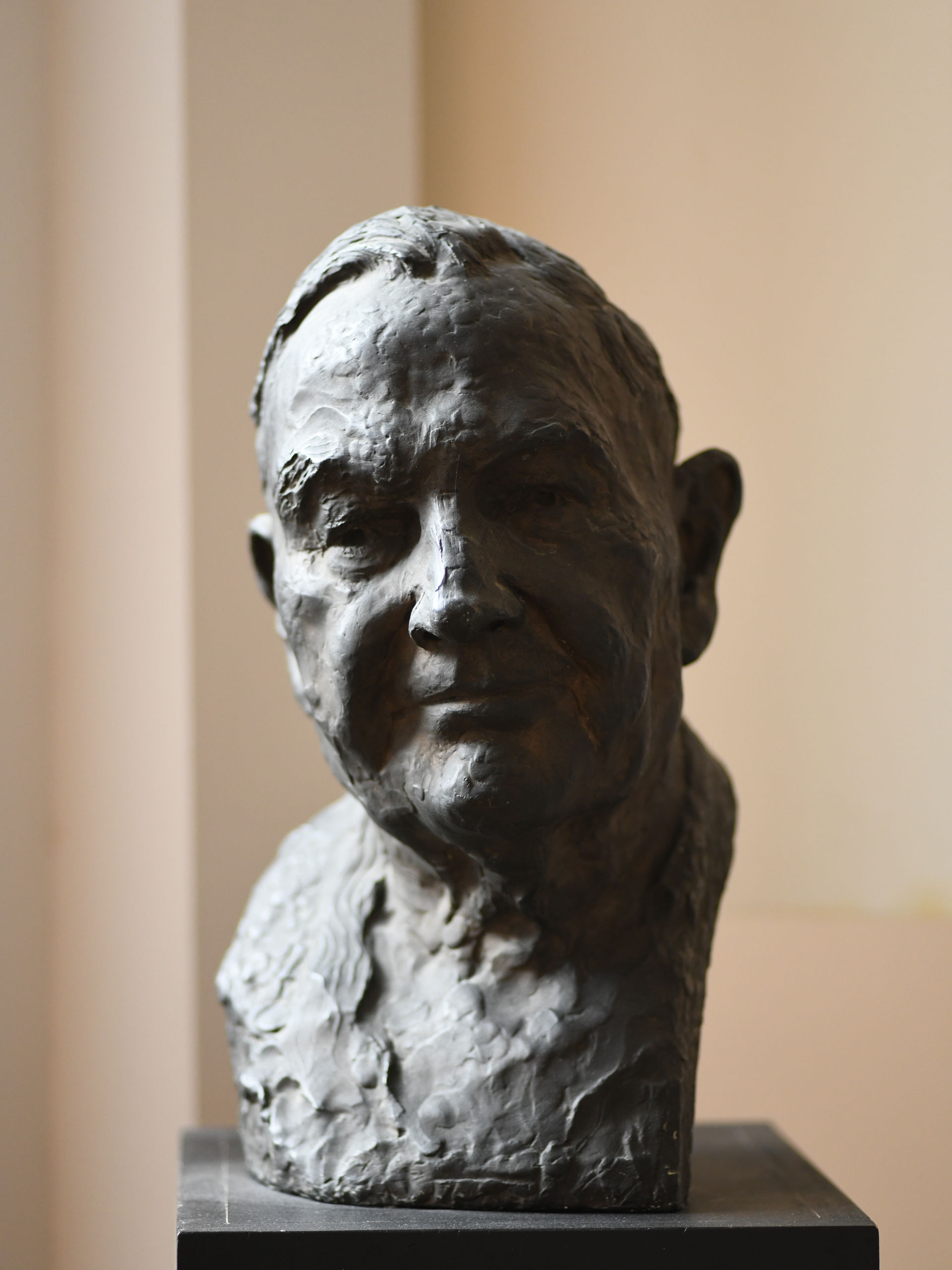 Bronze portrait bust of David Rockefeller by William Crozier, 1995.