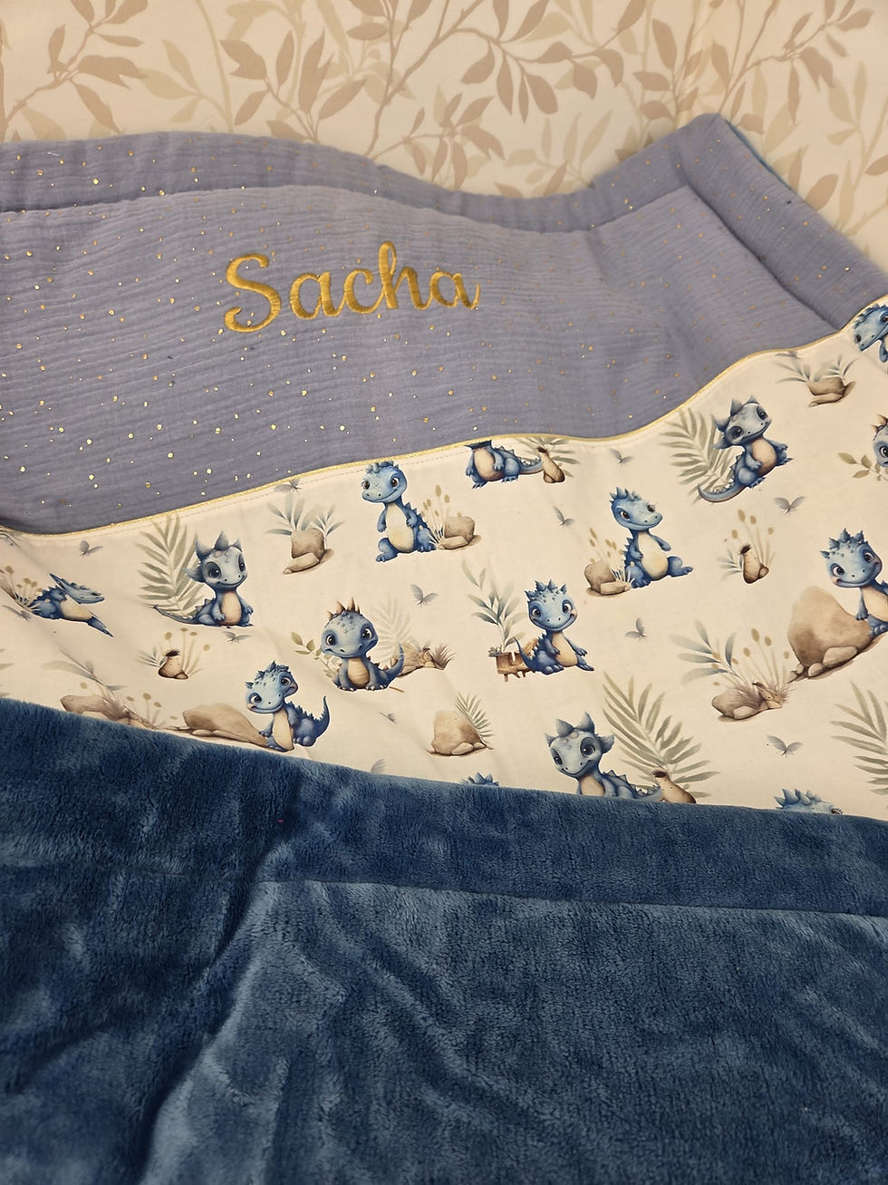 Miniature : Couverture personnalisée bébé petit dino bleu ciel