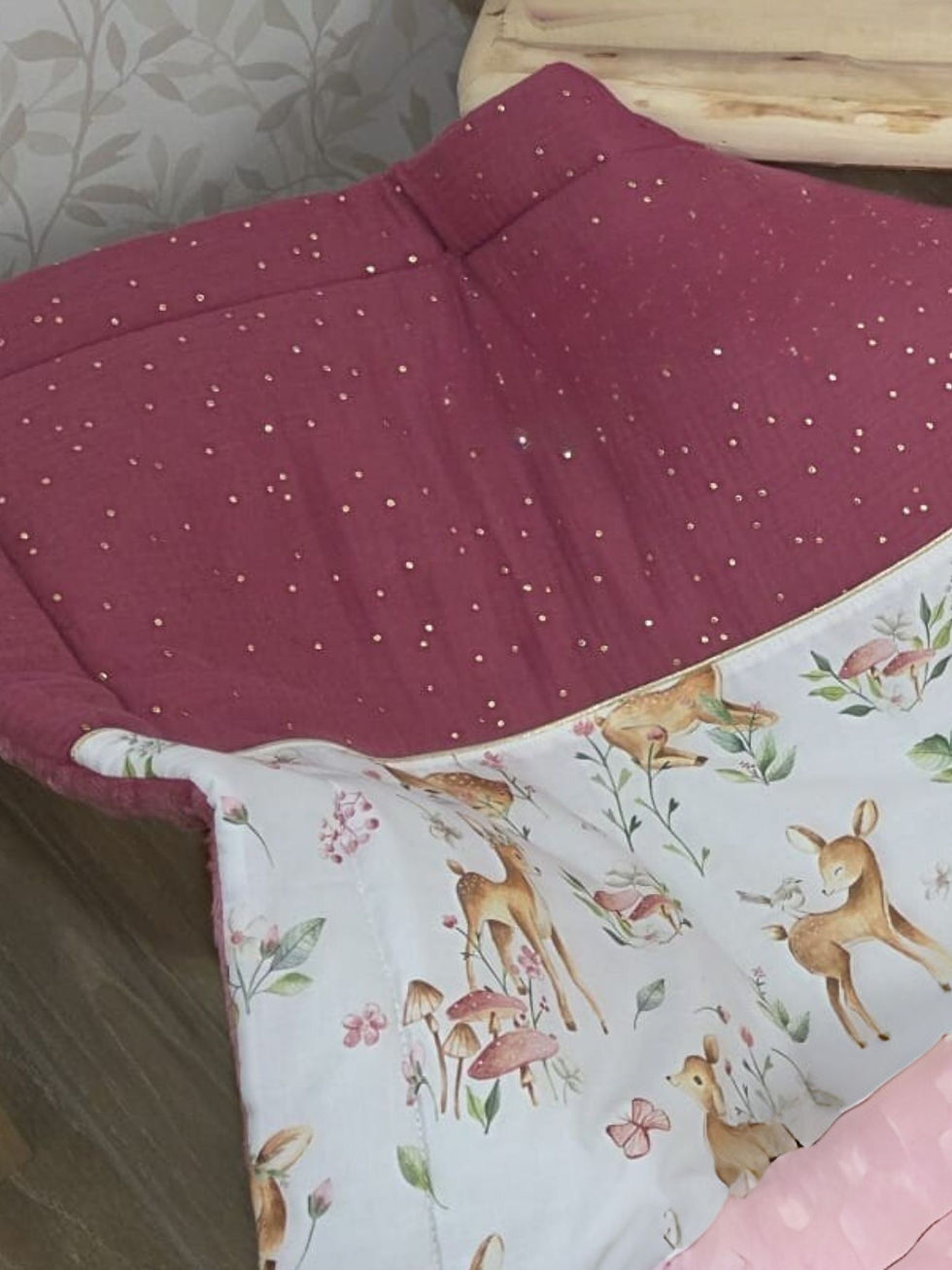 Miniature : Couverture personnalisée bébé biche dans le pré