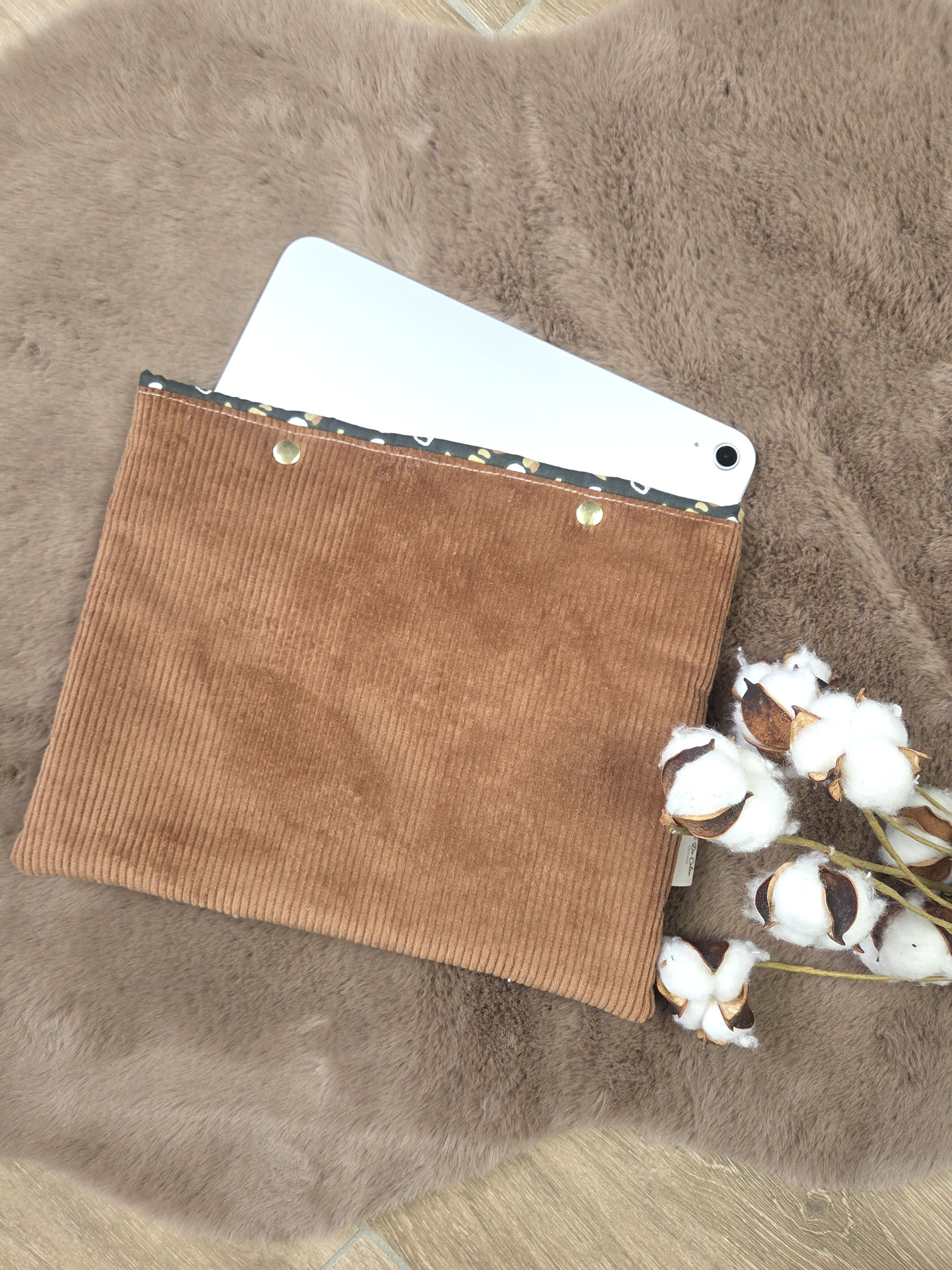 Pochette protège tablette camel à partir de
