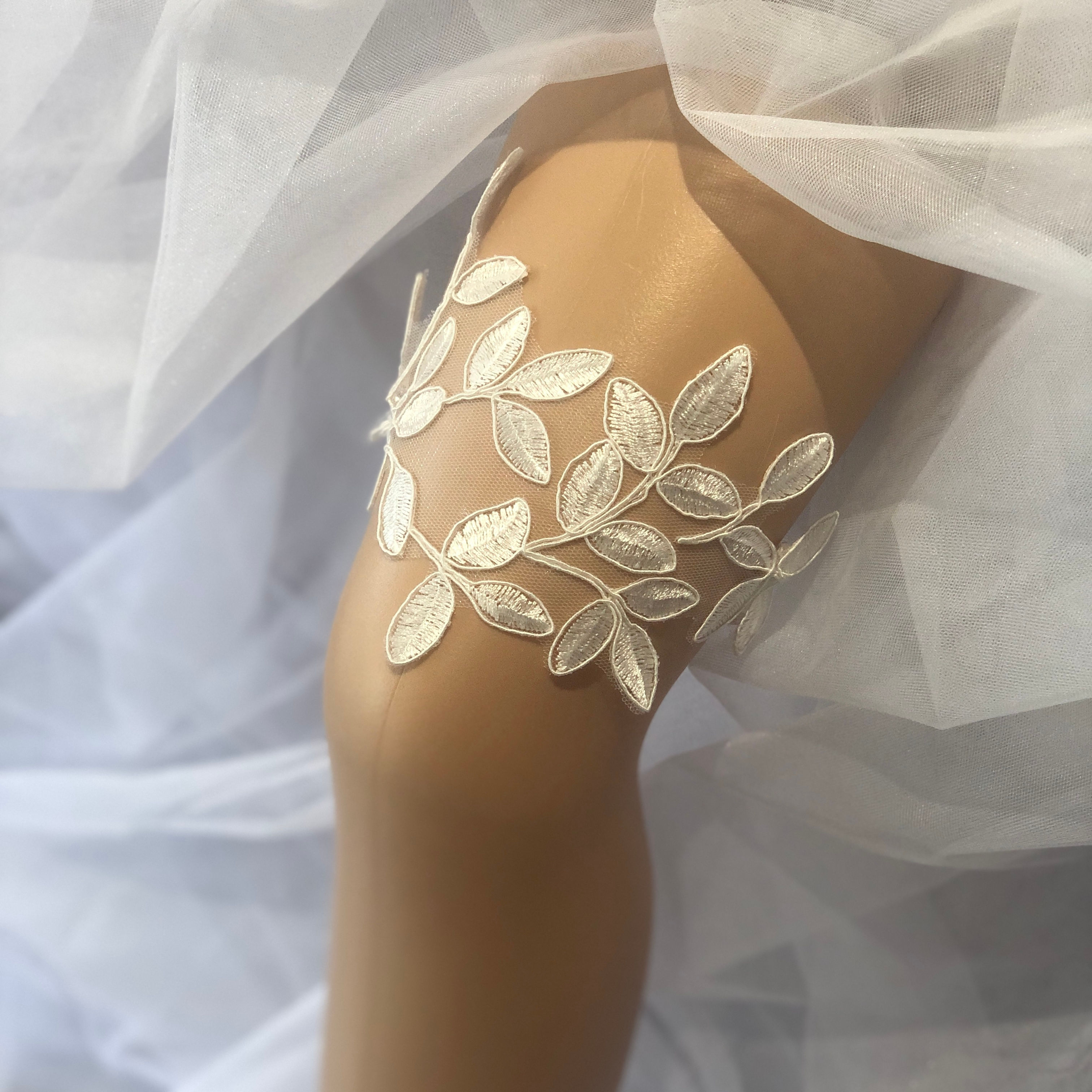 MACKENZIE IVORY - Lace Wedding Bridal Garter