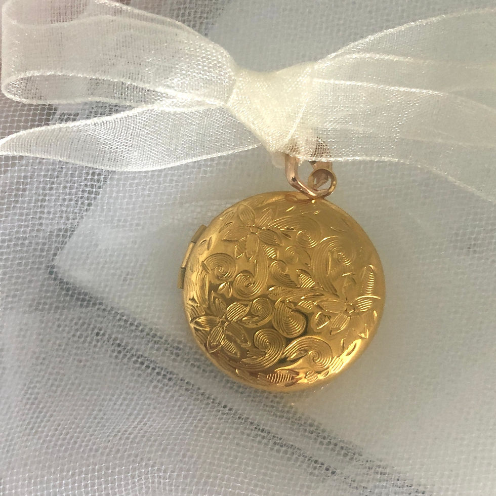 NELLIE - Gold Picture Memory Charm Locket