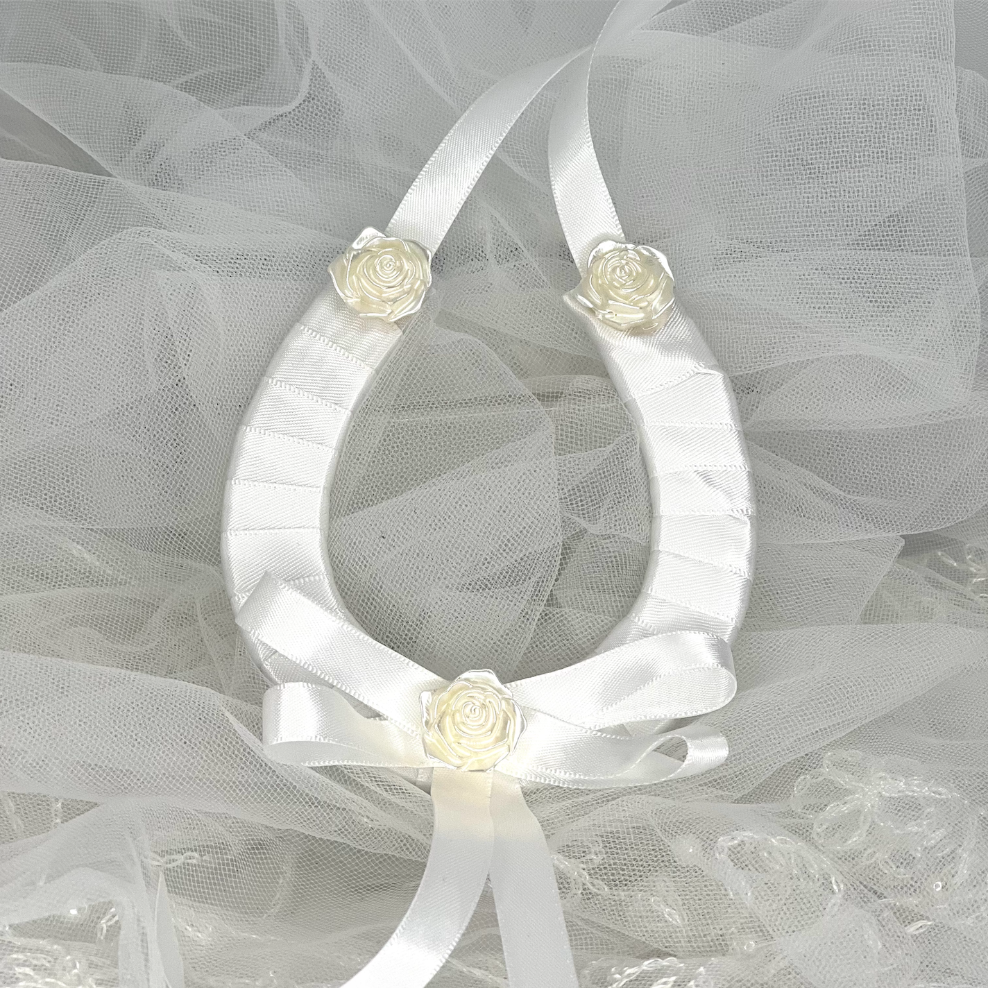 POLLY - Off White Bridal Horseshoe Good Luck Charm