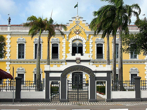 Fachada_principal_do_Colégio_Militar_de_Fortaleza.jpg