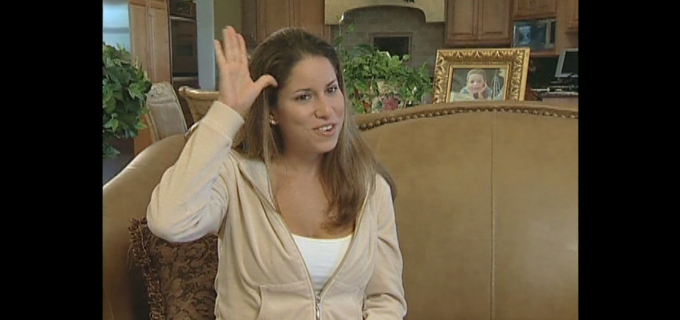 Thumbnail: ASL Sign Language Lessons ( in 7 different Languages! )