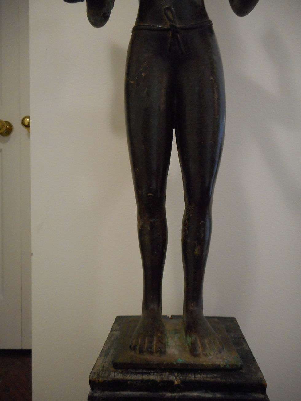 Thumbnail: Cambodian Khmer bronze figure